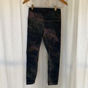 lululemon size 6 wunder unders